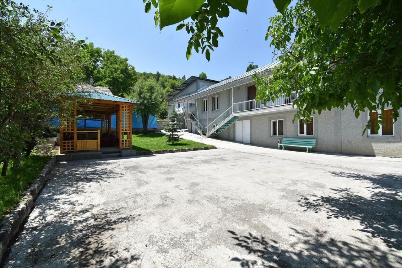 Guest House Arsan Tsaghkadzor Exteriör bild
