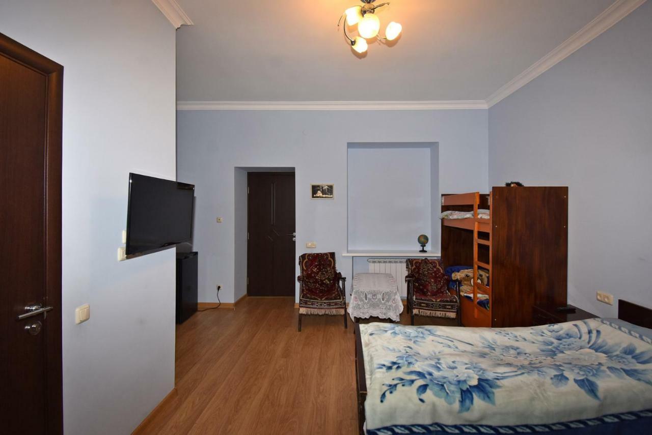Guest House Arsan Tsaghkadzor Exteriör bild